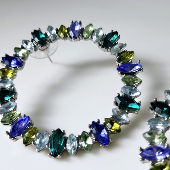 Elegant Multicolor Glasd Stones Hoop Earrings - Picture 7 of 16